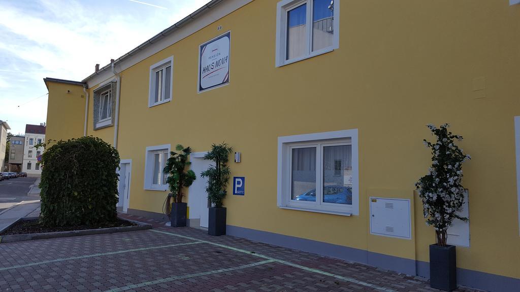 Pension Haus Nova Wiener Neustadt Exterior photo